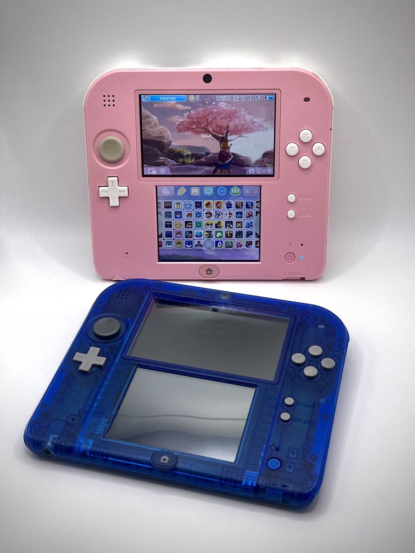 Nintendo 2DS + Games